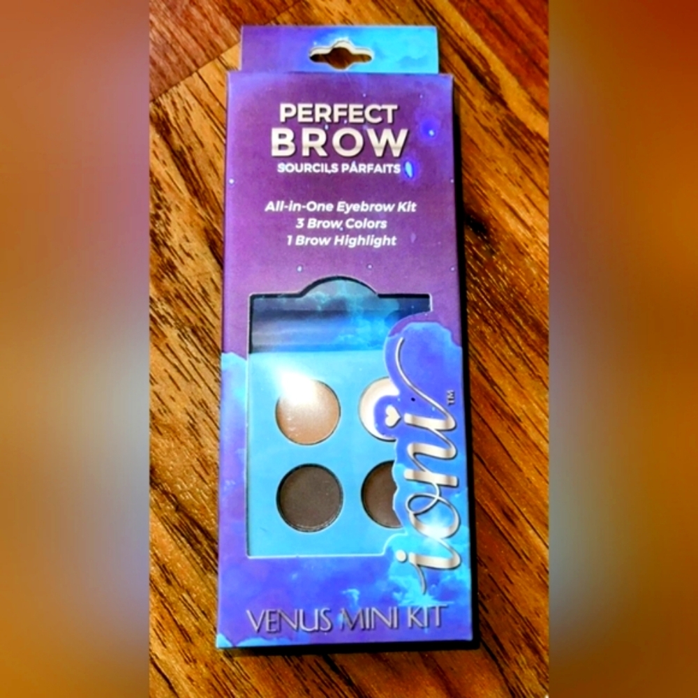 This is repost of ioni makeup from yesterday. Had problems with pics.